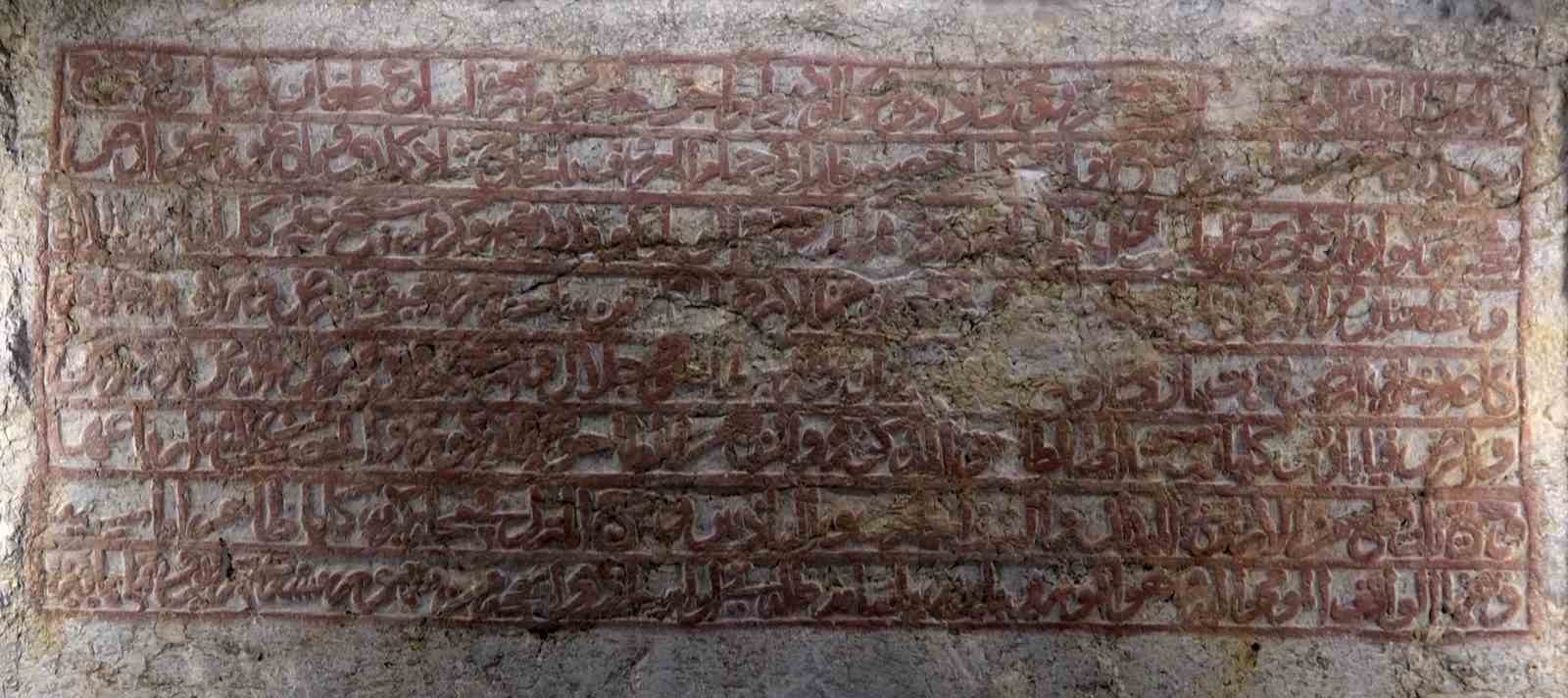 Yazboz tahtasına dönmüştü, restore edilen 600 yıllık kaya kitabenin dünyada tek olduğu ortaya çıktı
Yazboz tahtasına dönmüştü, restore edilen 600 yıllık kaya kitabenin dünyada tek olduğu ortaya çıktı