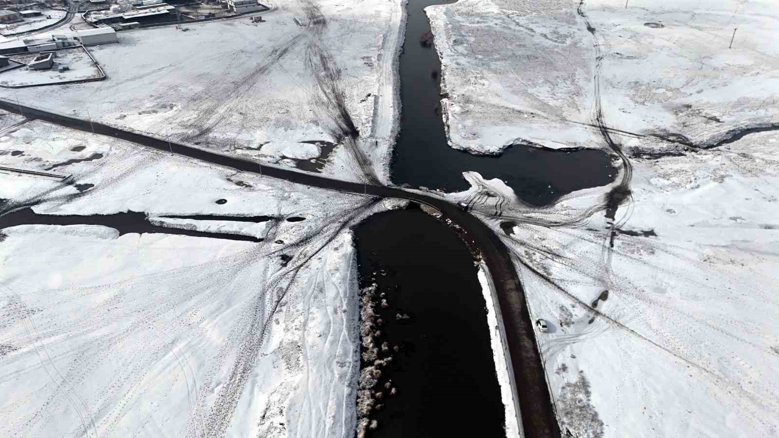 Yazın safari kışın buz pisti
