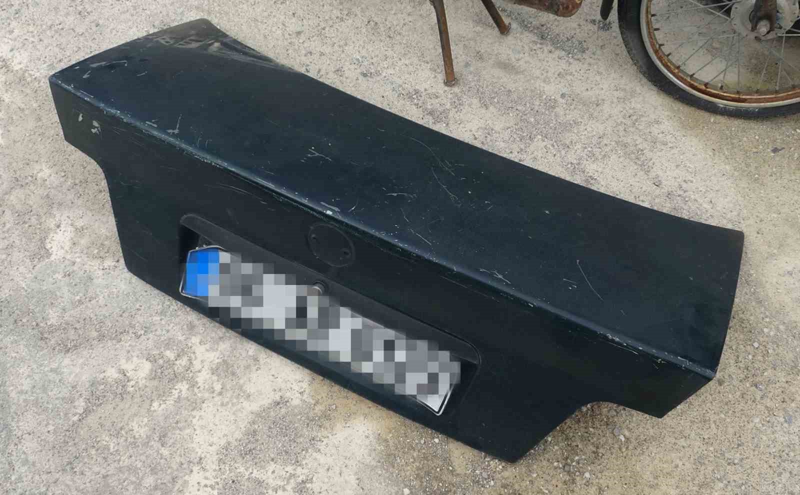 Yediemin otoparkları araç mezarlığına döndü, milyonluk araçlarla hurdaya dönenler aynı alanda sahiplerini bekliyor
