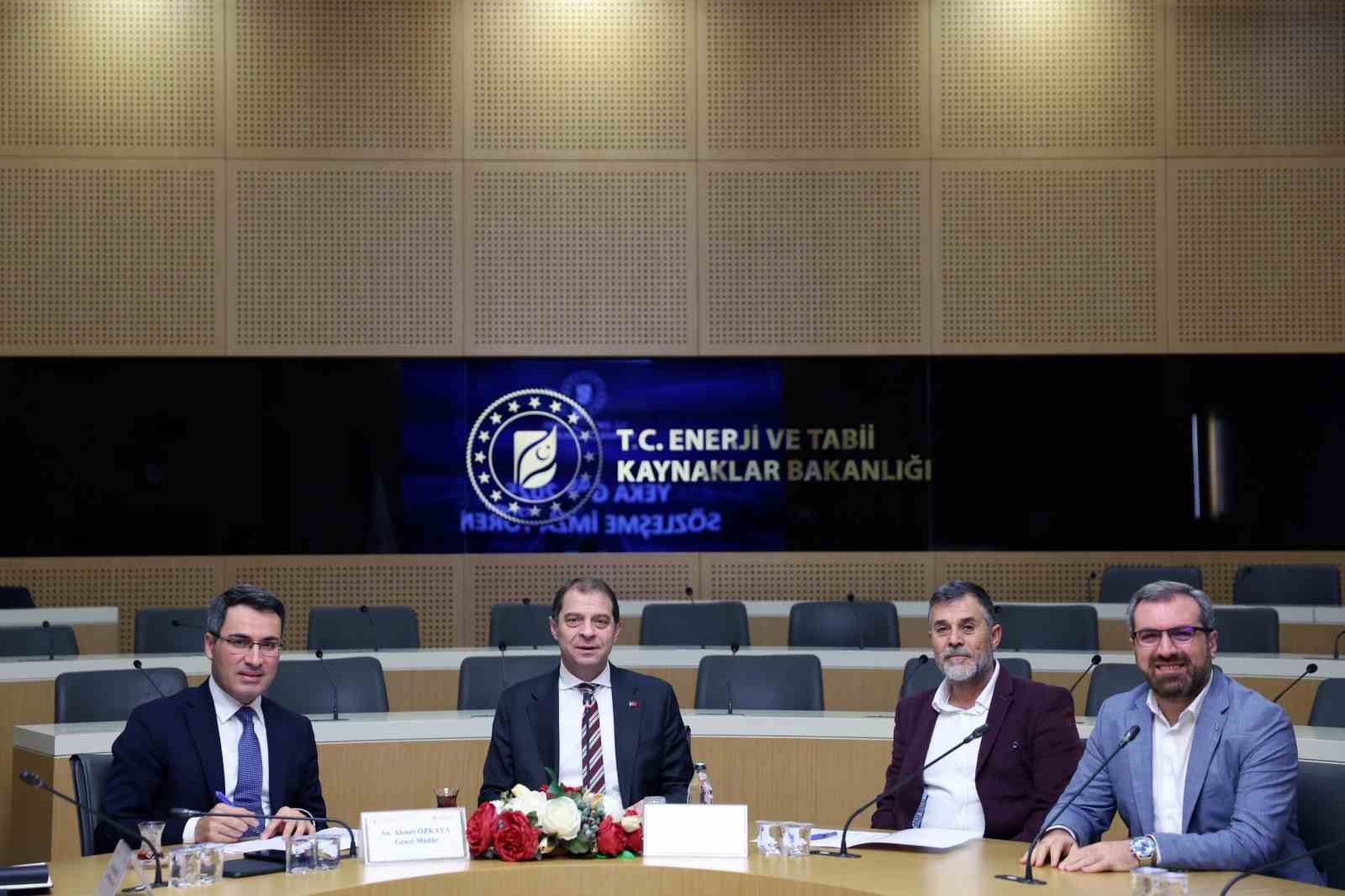 YEKA GES-2025 yarışmalarının sözleşmeleri imzalandı
