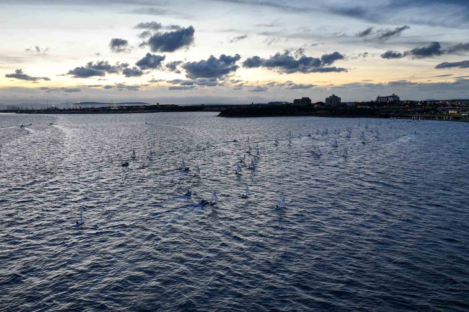 Yelkenliler Didim’de yarışmaya başladı

