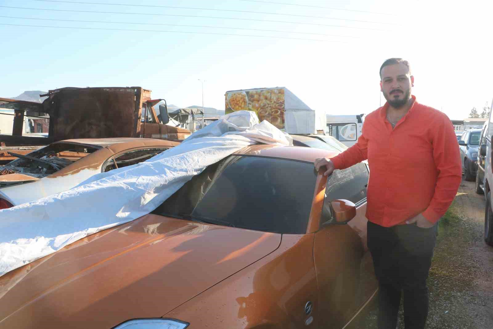 Yeni aldığı aracıyla ‘Gaza geldim’ diyerek drift atan sürücüye 140 bin TL ceza
Yeni aldığı aracıyla ‘Gaza geldim’ diyerek drift atan sürücüye 140 bin TL ceza