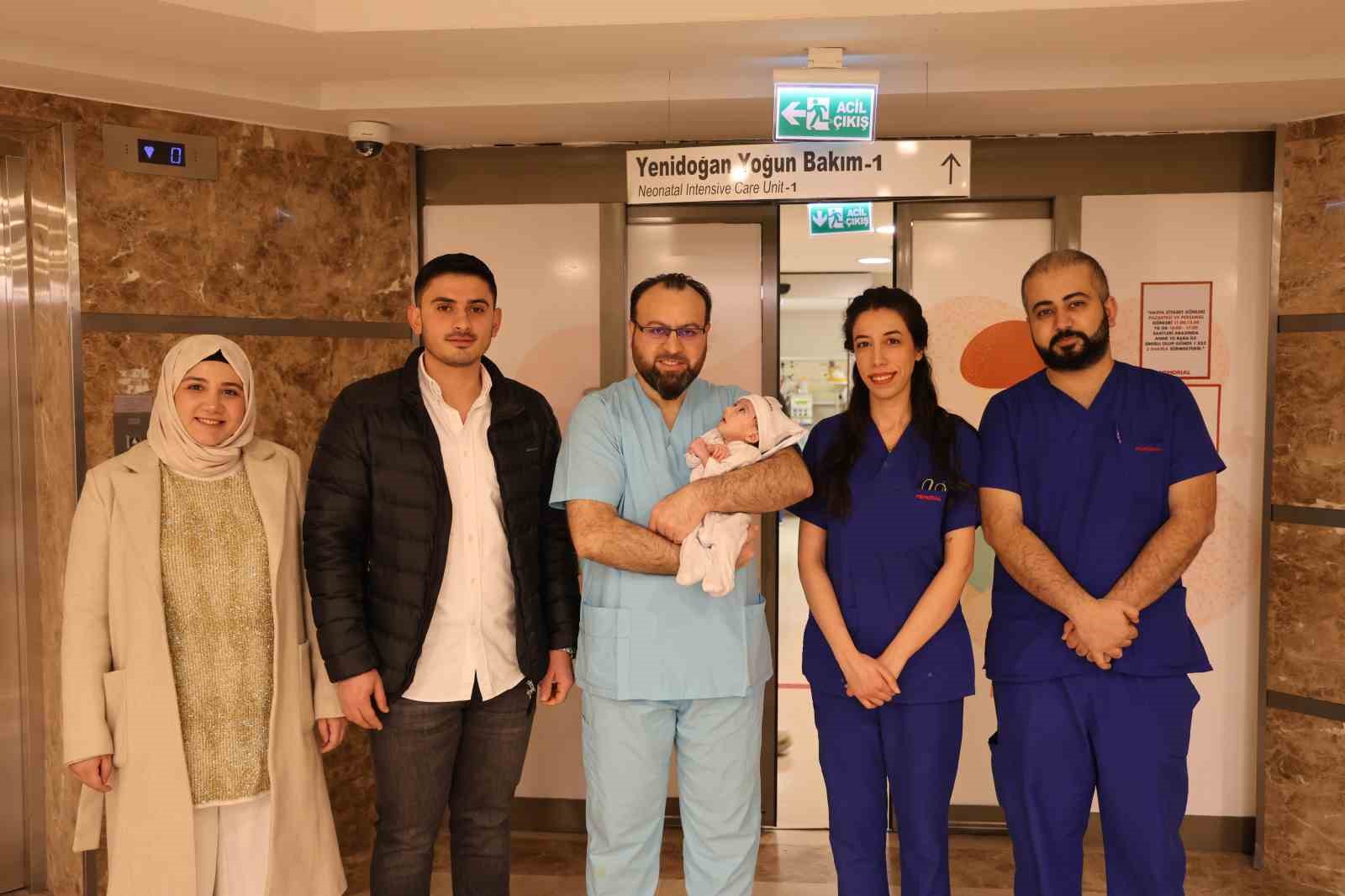 Yeni doğan bebek 79 günde 4 ağır ameliyat geçirerek hayata tutundu
