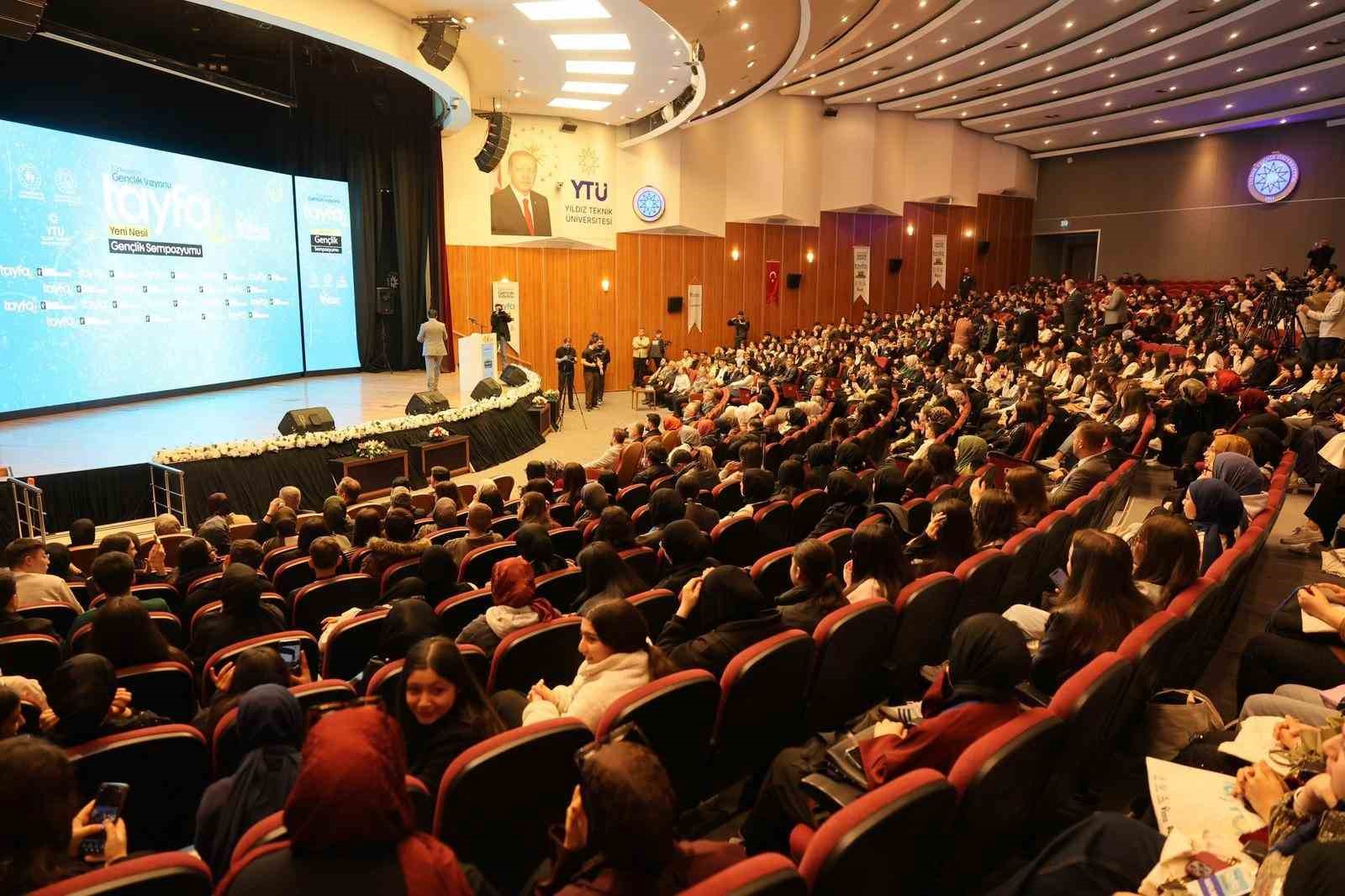 Yeni nesil gençlik vizyonu sempozyumla ele alındı
Yeni nesil gençlik vizyonu sempozyumla ele alındı