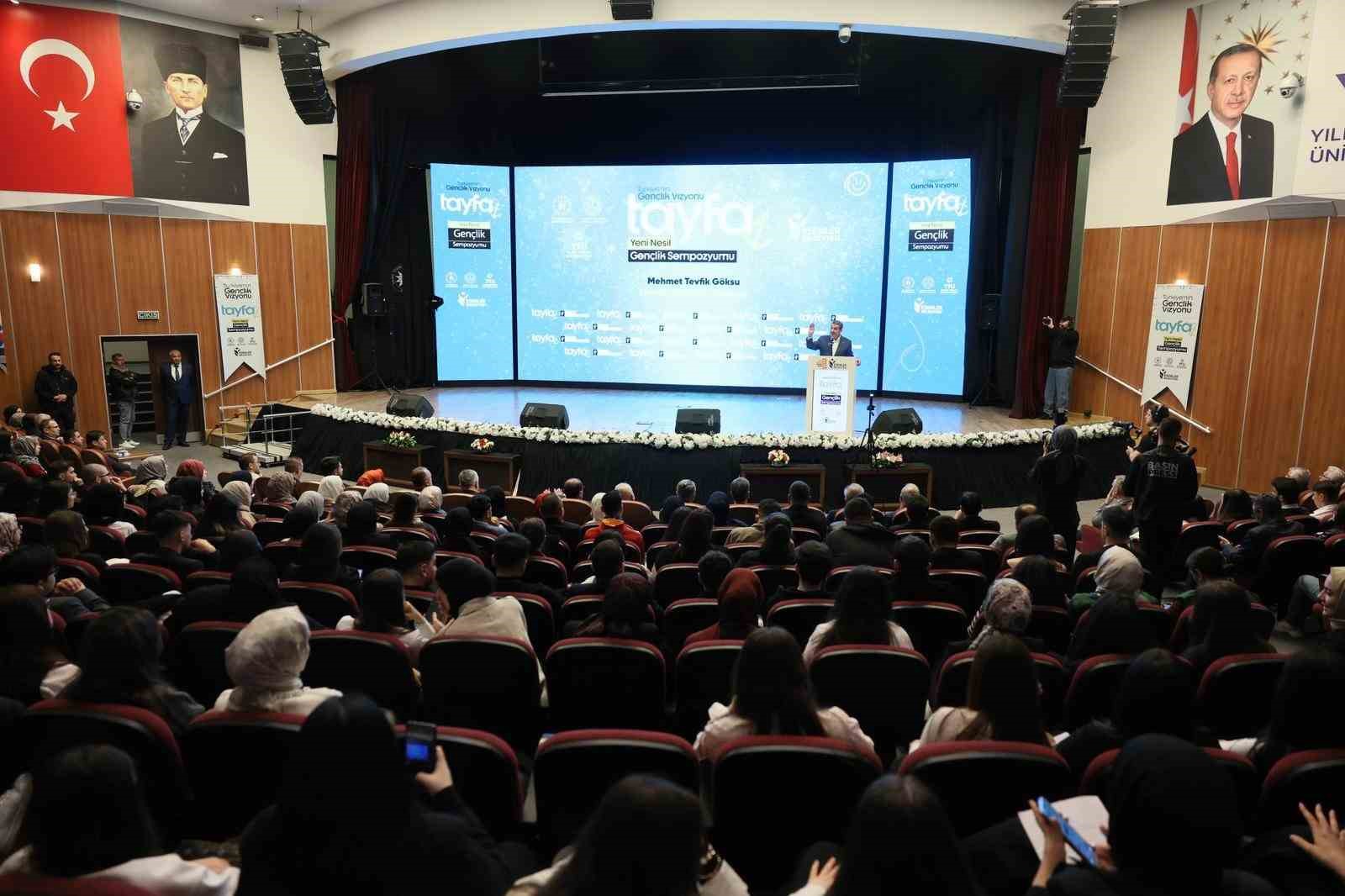 Yeni nesil gençlik vizyonu sempozyumla ele alındı
Yeni nesil gençlik vizyonu sempozyumla ele alındı