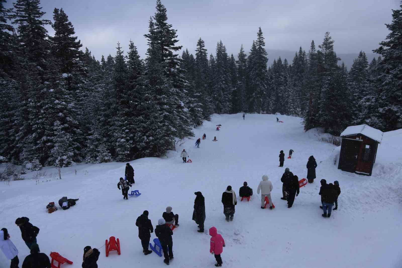 Yeni yıl tatilinde vatandaşlar Ilgaz Dağı’na akın etti
