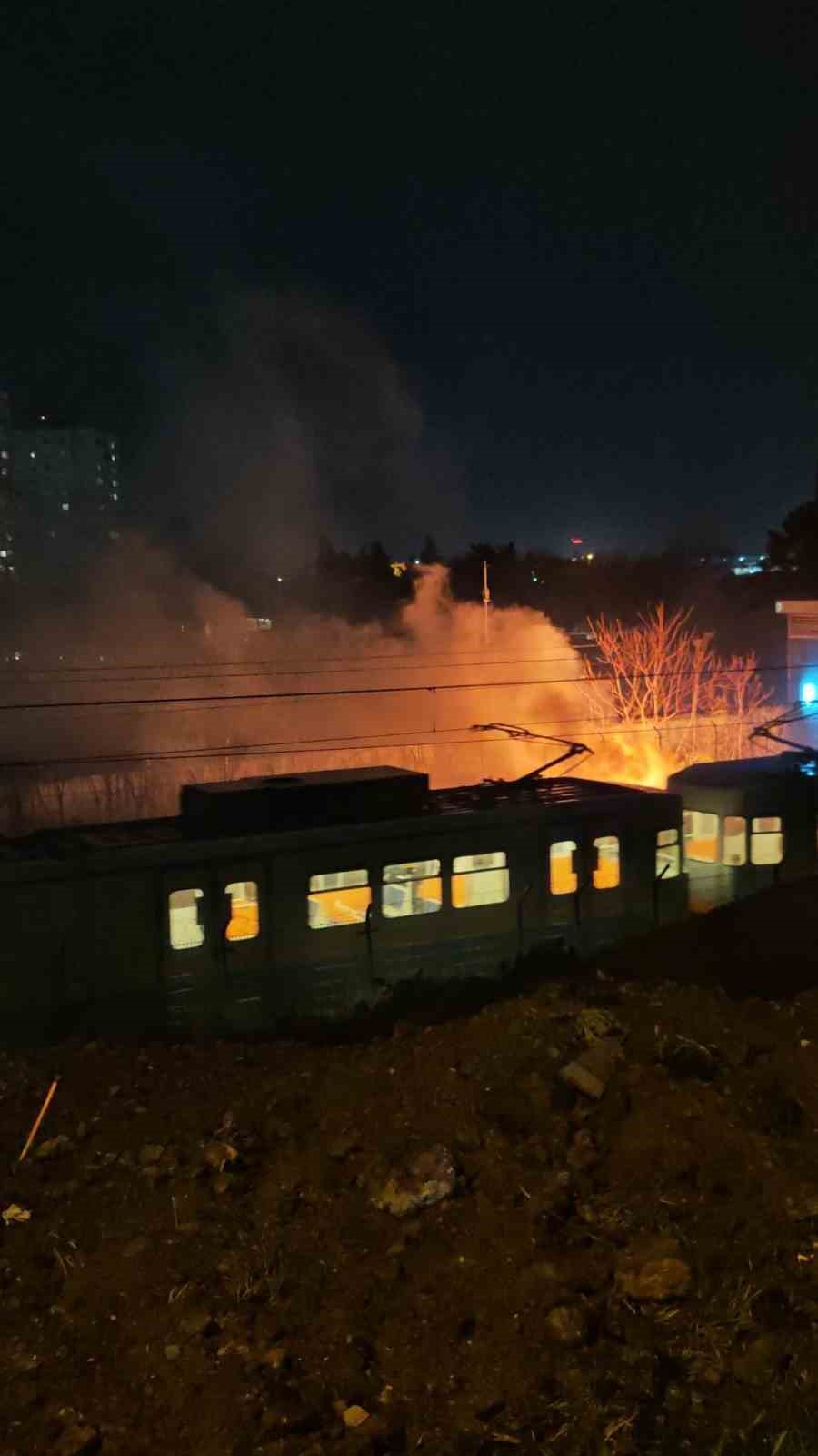 Yenibosna Metro İstasyonunda yangın paniği
