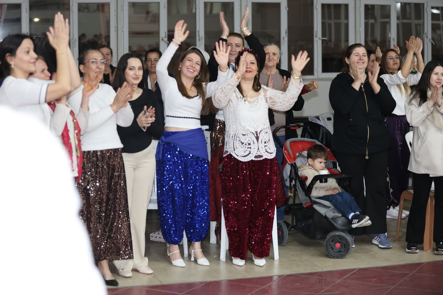 Yeniköy’de şalvar gecesine büyük ilgi
