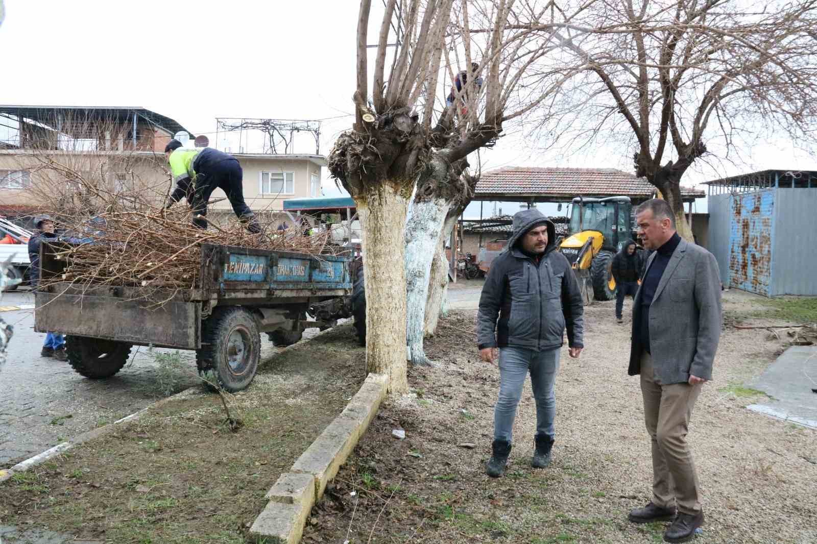 Yenipazar’da belediye ekipleri sahaya indi
