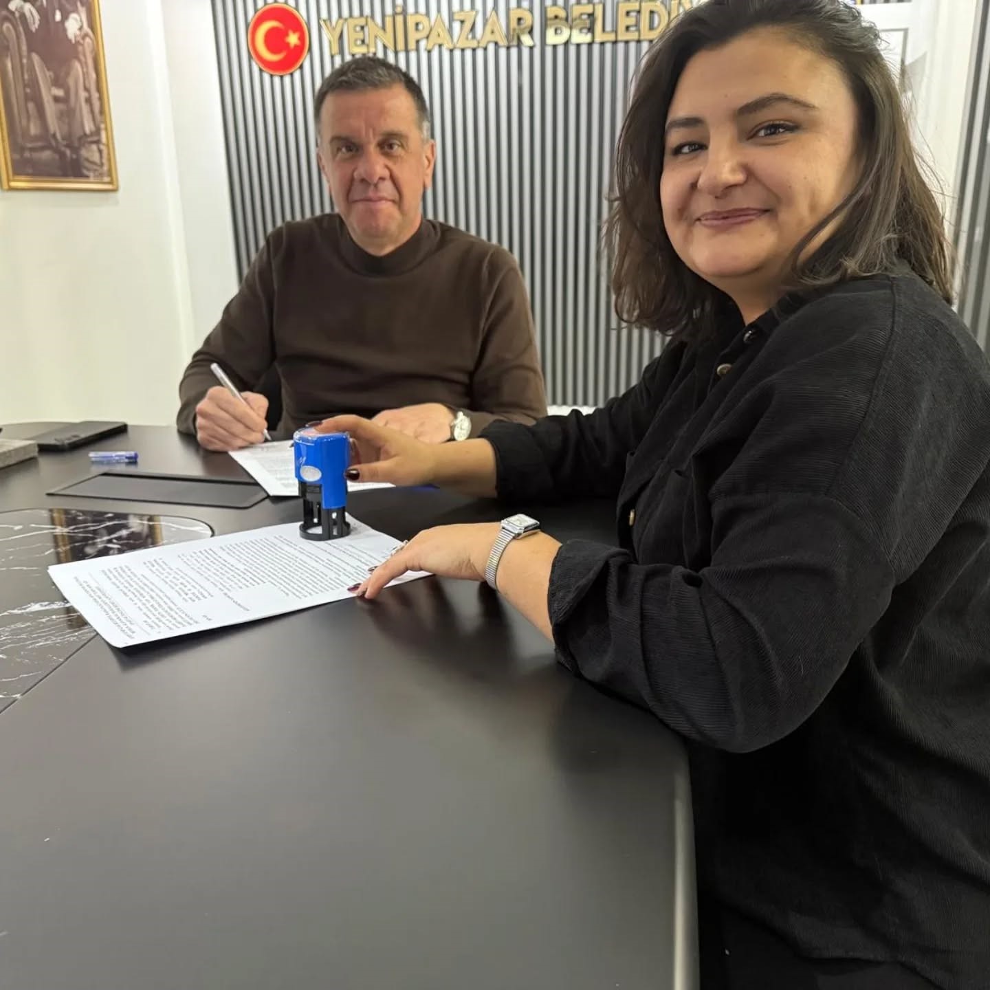 Yenipazar’da kent estetiği için imzalar atıldı
Yenipazar’da kent estetiği için imzalar atıldı