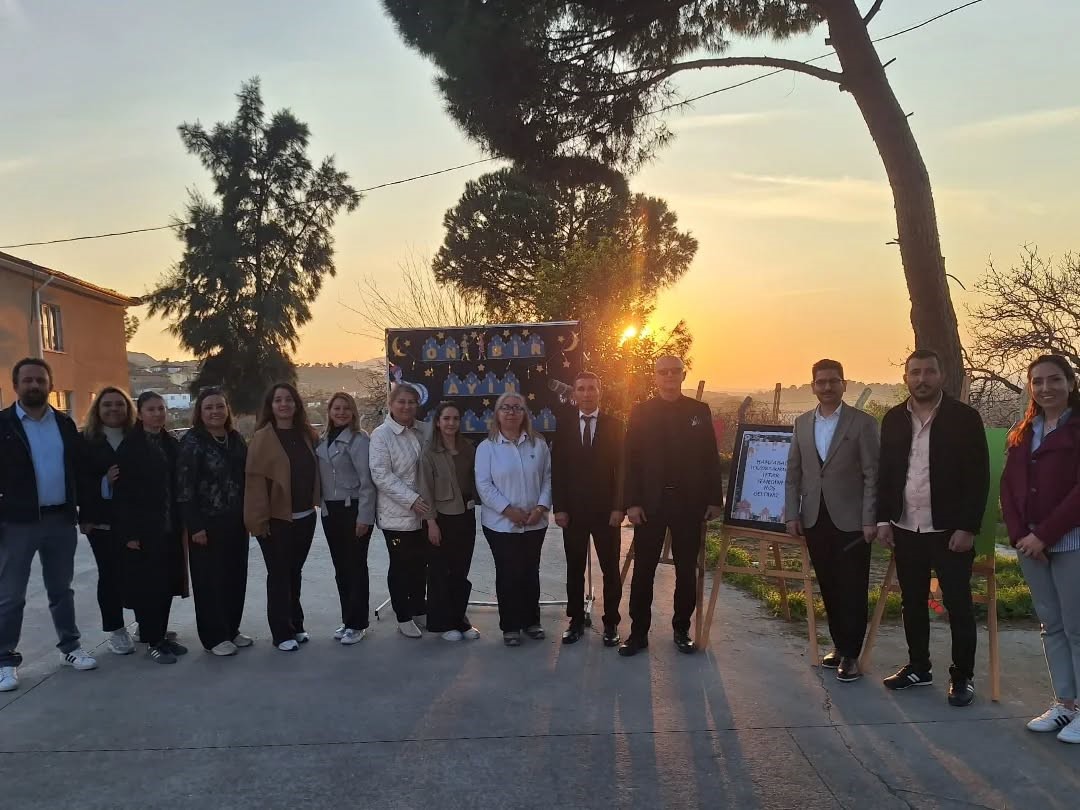 Yenipazar’da öğrenciler ve protokol iftar sofrasında buluştu
