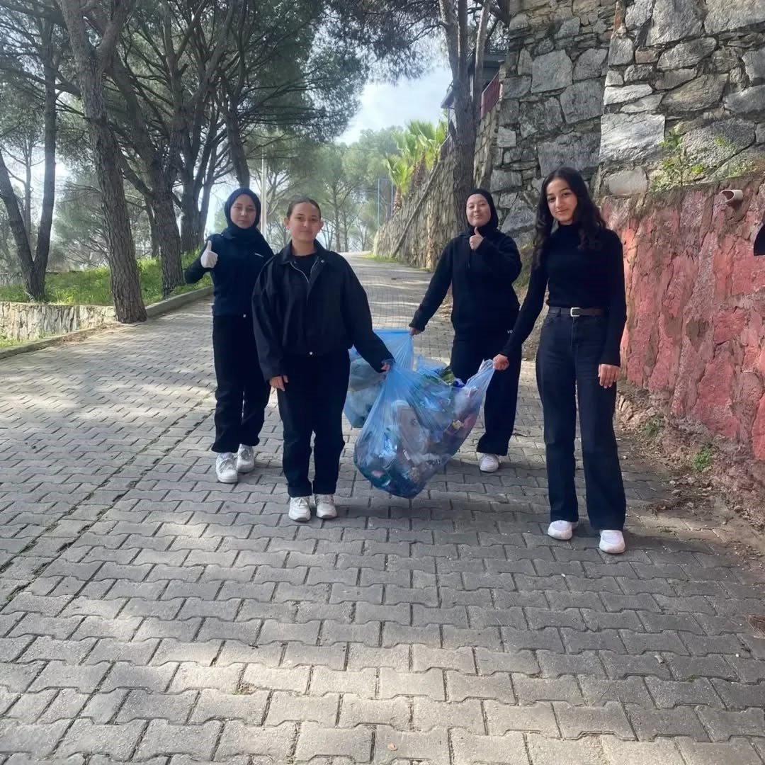 Yenipazar’da öğrencilerden doğaya sahip çıktı
