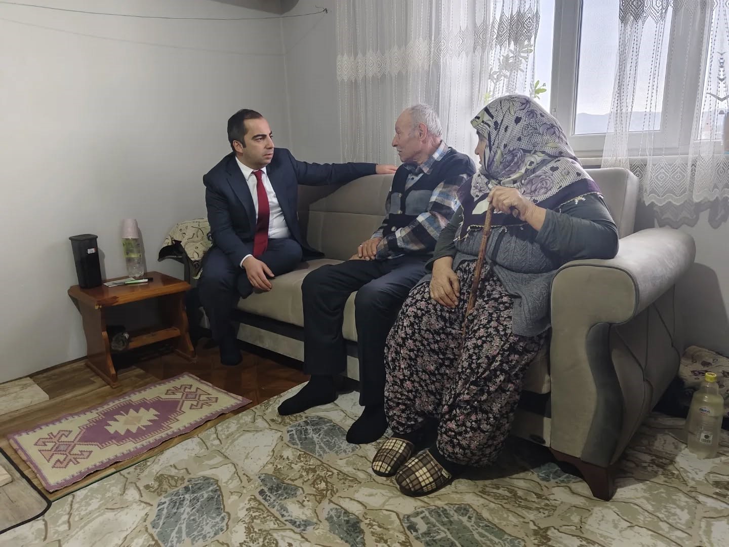 Yenipazar’da vatandaşlarla birebir temas
