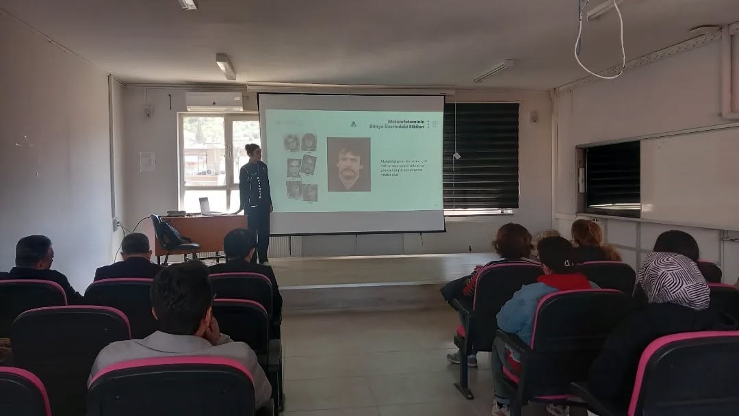 Yenipazar’da veliler bağımlılıkla mücadele konusunda bilgilendirildi
