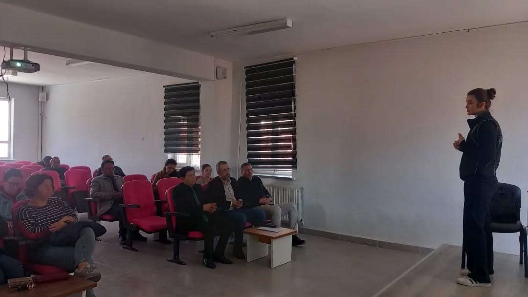 Yenipazar’da veliler bağımlılıkla mücadele konusunda bilgilendirildi
