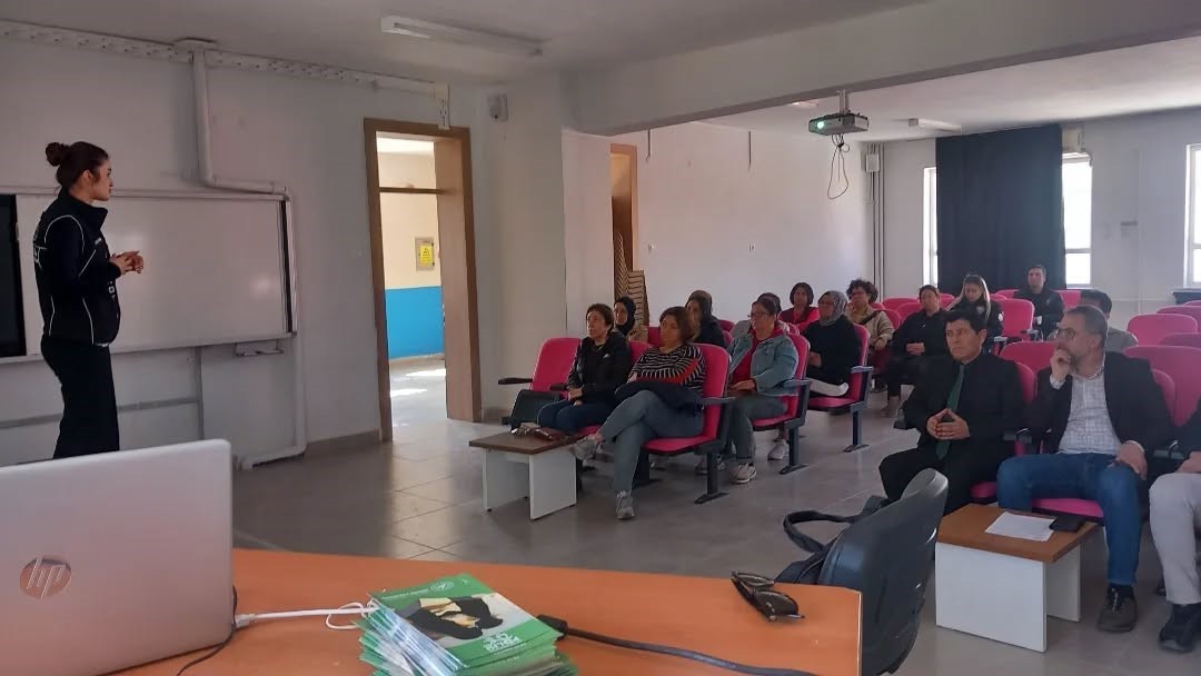 Yenipazar’da veliler bağımlılıkla mücadele konusunda bilgilendirildi
