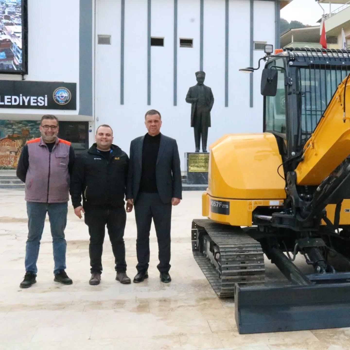 Yenipazar’ın araç filosu güçlenmeye devam ediyor
