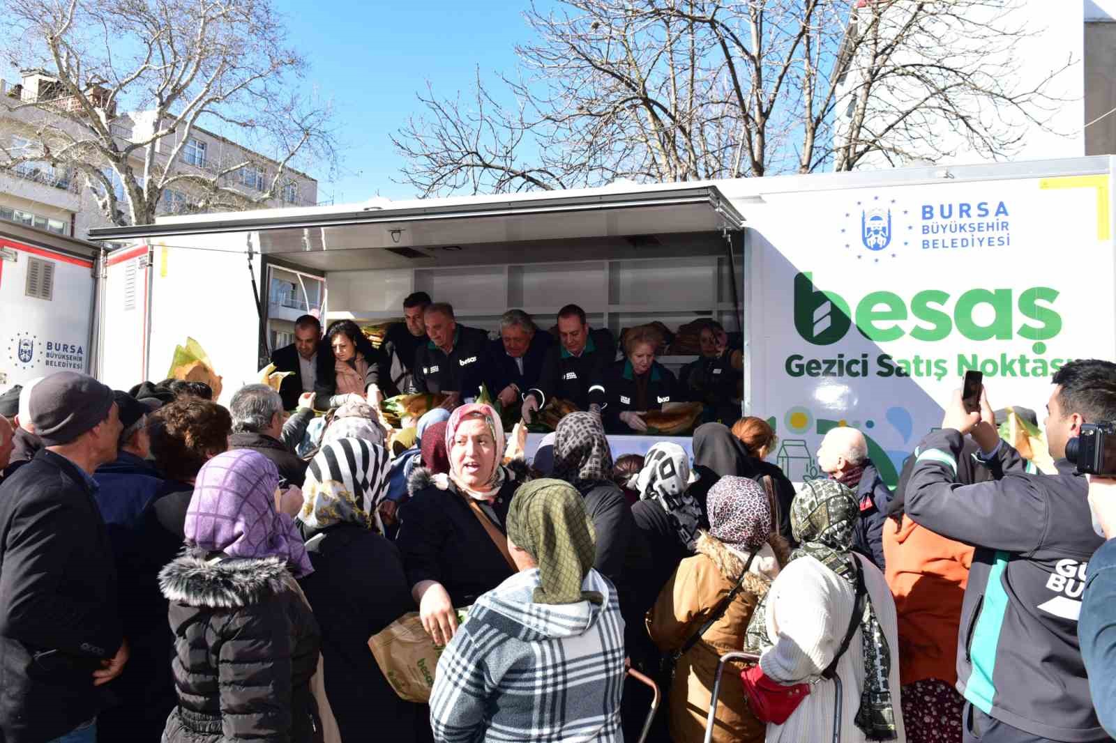 Yenişehir’de bugün pideler Büyükşehir’den
