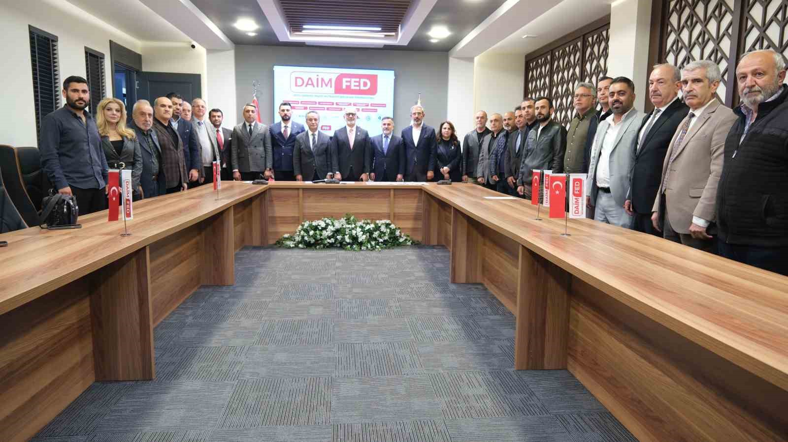 Yenişehirlioğlu: "Sırtlanların savaştığı bir dönemdeyiz"
