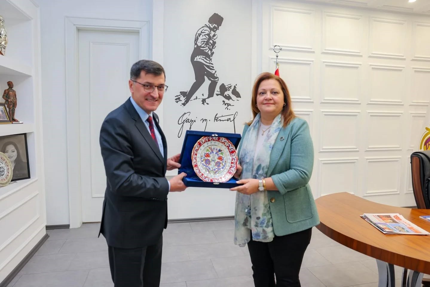 Yerel yönetimlerde sosyal belediyecilik çalışmaları değerlendirildi
