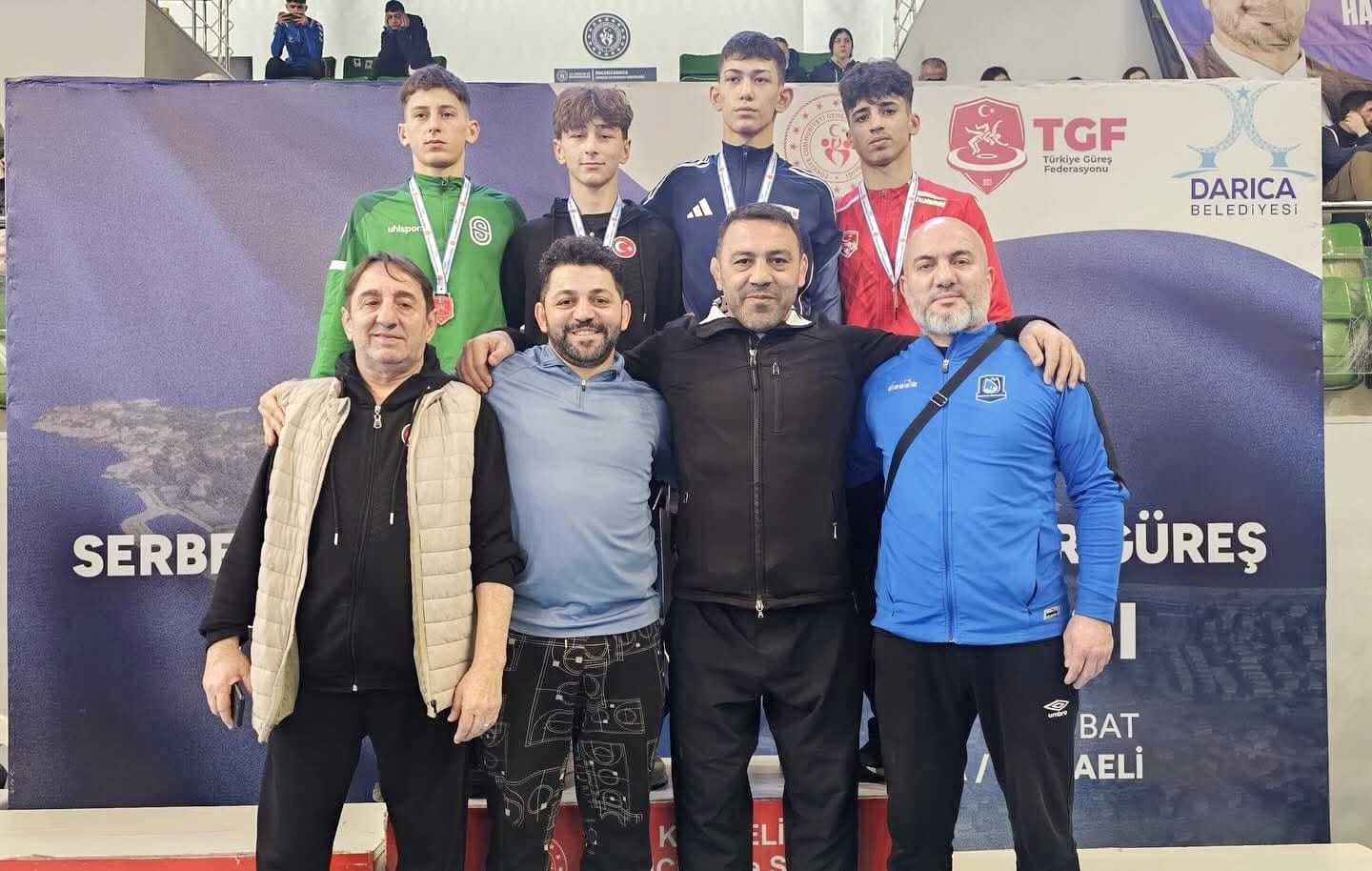 Yerlikaya’dan madalyasını alan genç güreşçi Manisa’ya gurur yaşattı
