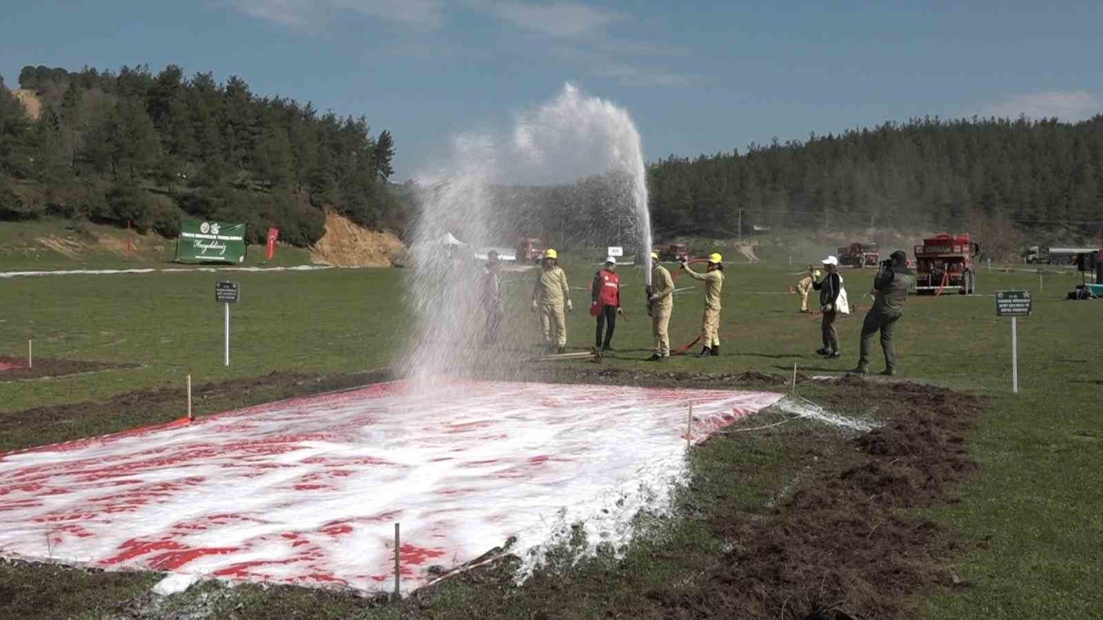 Yeşil vatan neferleri, bu sefer söndürmek için değil yarışmak için ter döktü
Yeşil vatan neferleri, bu sefer söndürmek için değil yarışmak için ter döktü