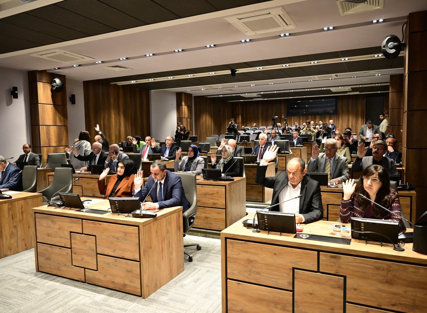 Yeşilyurt Belediye Meclisi’nde başkan vekilleri, encümen ve ihtisas komisyonu üyeleri belli oldu
