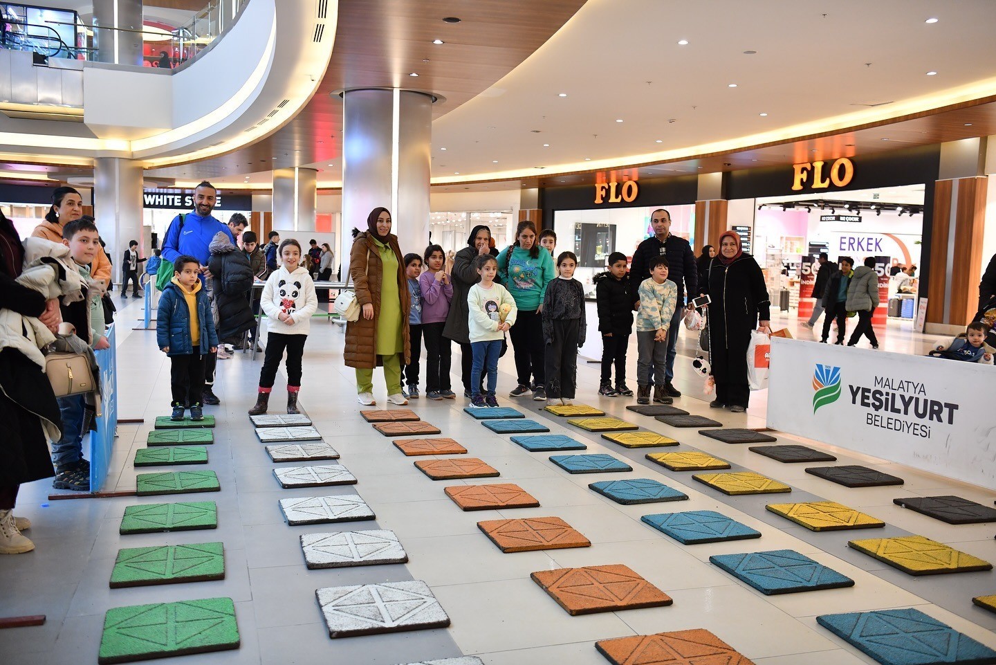 Yeşilyurt Belediyesi geleneksel AVM sömestr spor şenliği başlattı
Yeşilyurt Belediyesi geleneksel AVM sömestr spor şenliği başlattı