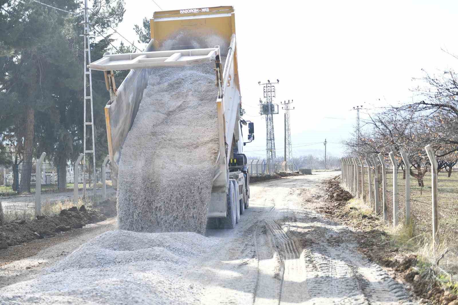 Yeşilyurt Belediyesi, Görgü Mahallesi’nde yol çalışmalarını hızlandırdı
Yeşilyurt Belediyesi, Görgü Mahallesi’nde yol çalışmalarını hızlandırdı