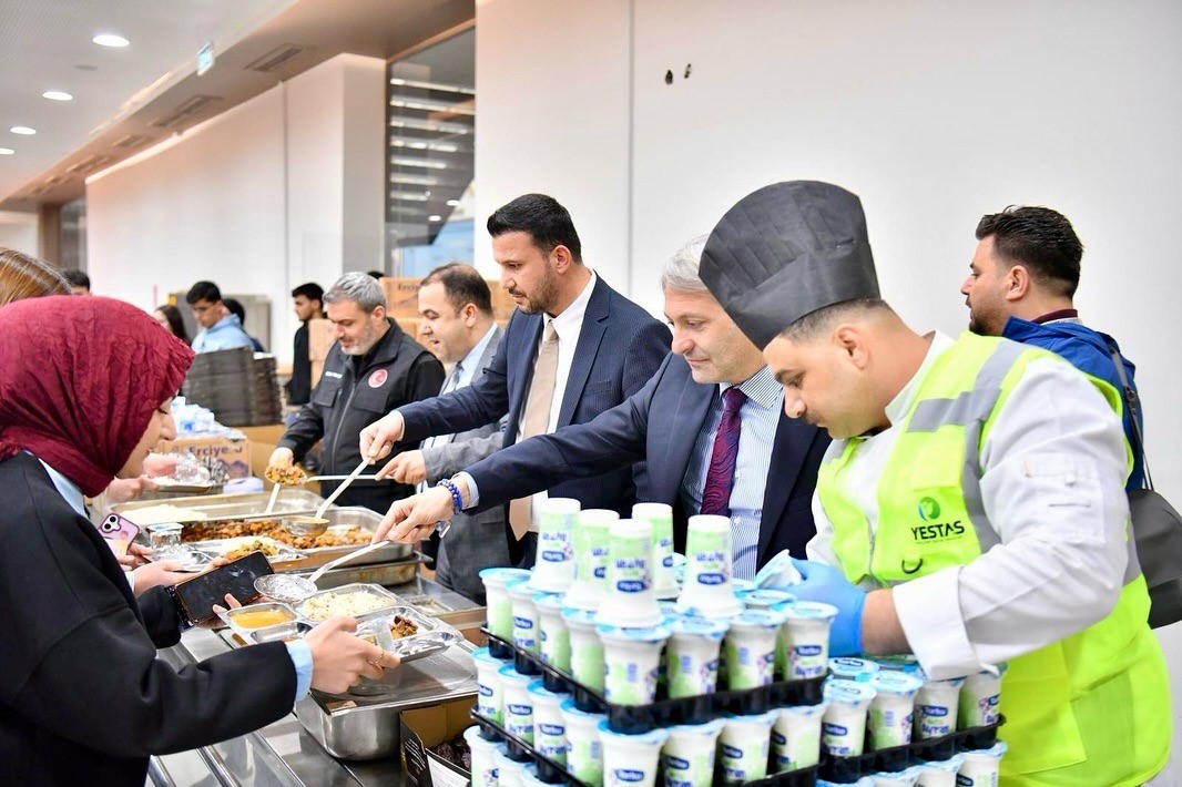 Yeşilyurt Belediyesi’nden İnönü Üniversitesi Yaşam Merkezi’nde gönül sofrası
Yeşilyurt Belediyesi’nden İnönü Üniversitesi Yaşam Merkezi’nde gönül sofrası