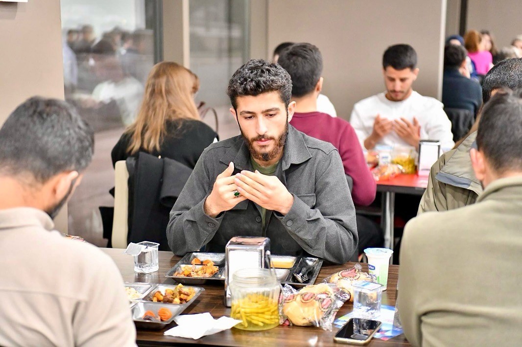 Yeşilyurt Belediyesi’nden İnönü Üniversitesi Yaşam Merkezi’nde gönül sofrası
Yeşilyurt Belediyesi’nden İnönü Üniversitesi Yaşam Merkezi’nde gönül sofrası