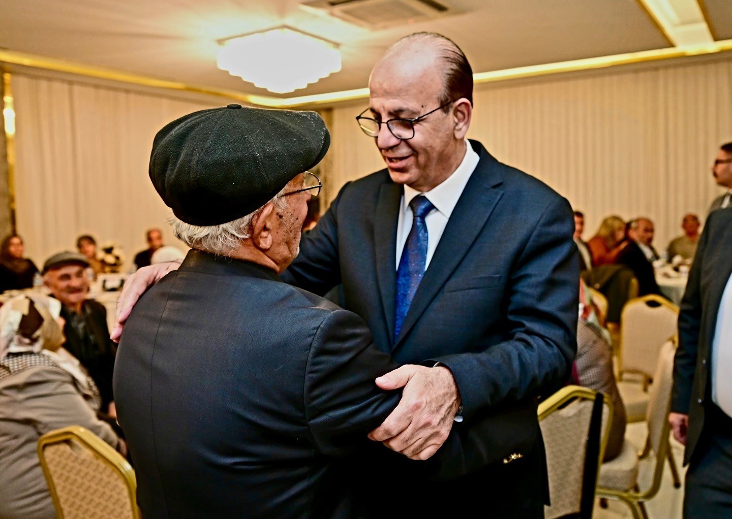 Yeşilyurt’ta ‘Bir Yastıkta Yarım Asır’ özel programında duygusal anlar yaşandı
Yeşilyurt’ta ‘Bir Yastıkta Yarım Asır’ özel programında duygusal anlar yaşandı