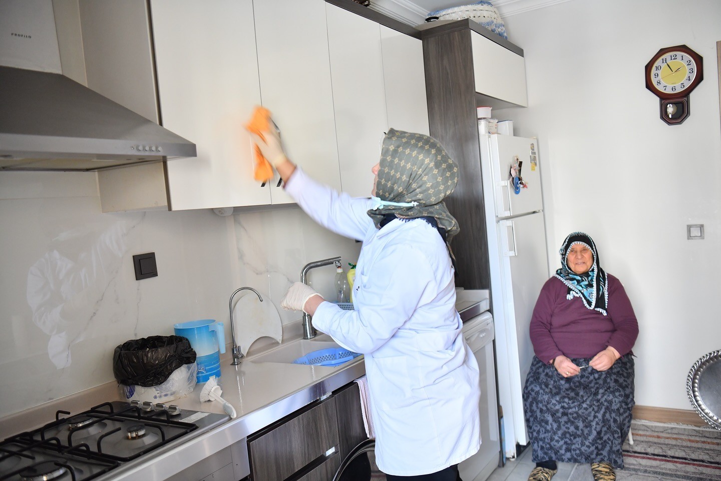 Yeşilyurt’ta büyükler baş tacı olmaya devam ediyor
