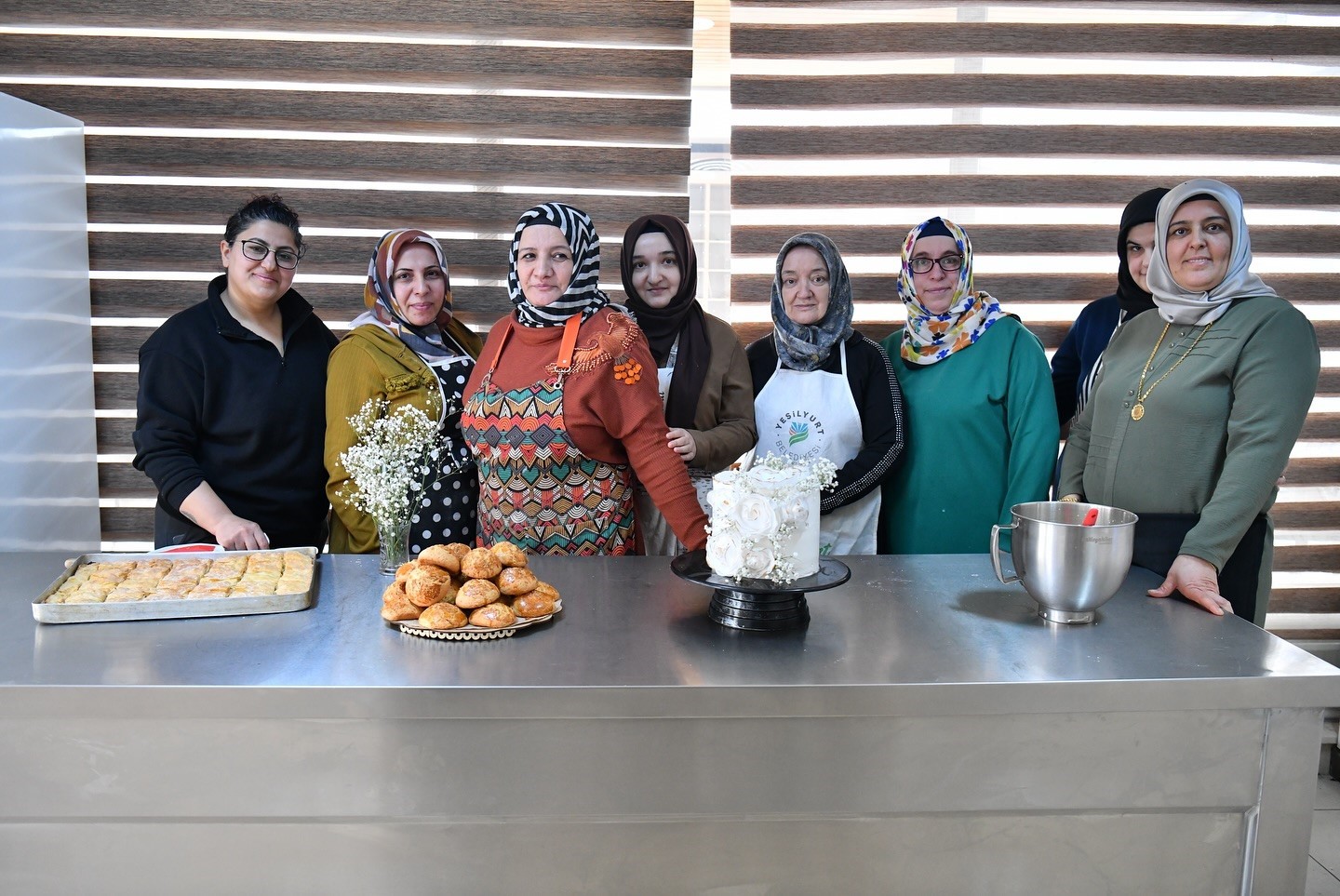 Yeşilyurt’ta kadınlar üretiyor emeğe değer katılıyor
Yeşilyurt’ta kadınlar üretiyor emeğe değer katılıyor