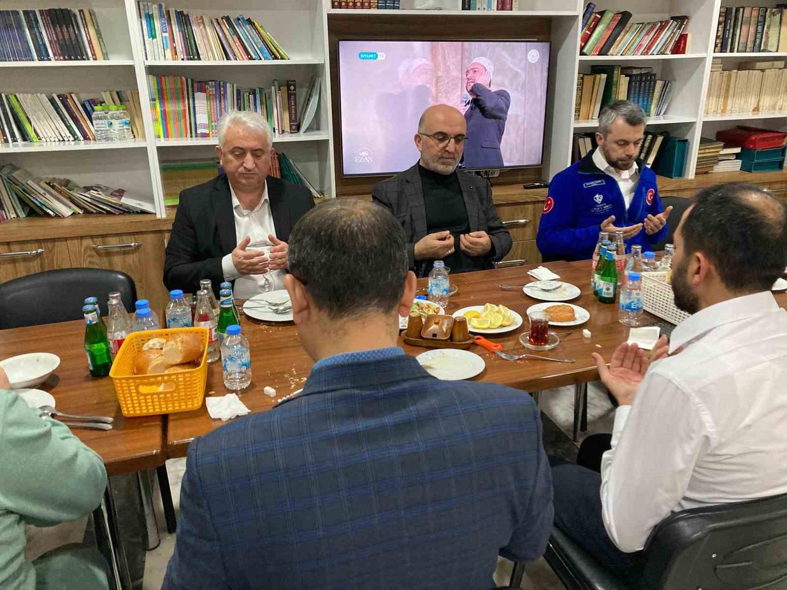 Yetim çocuklara yönelik iftar programı düzenlendi

