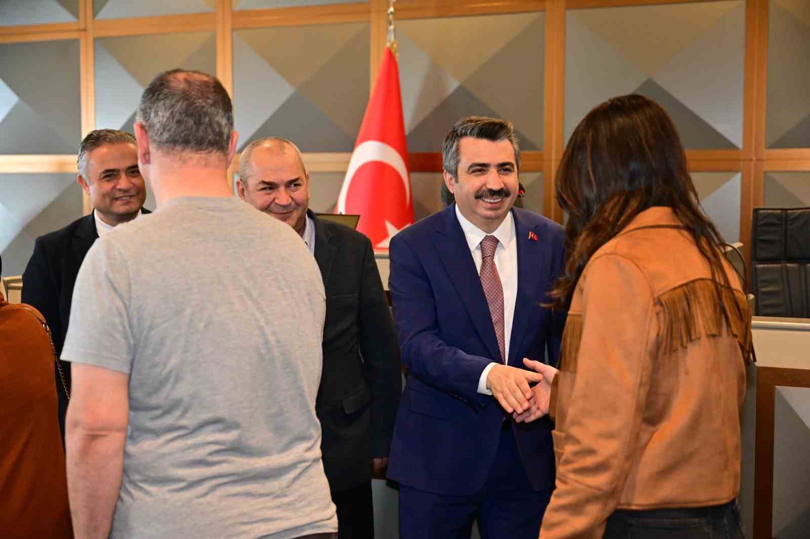 Yıldırım Belediye Başkanı Yılmaz, çalışanlarla bayramlaştı
