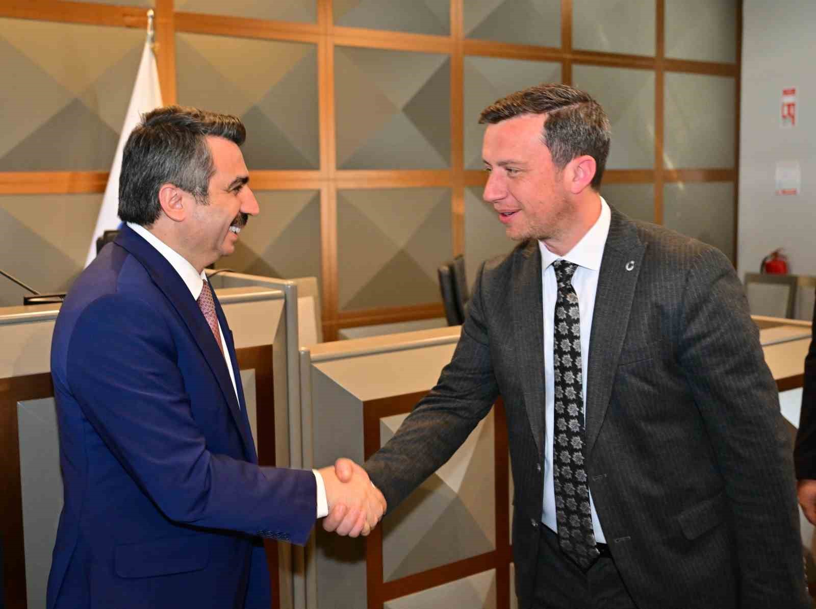 Yıldırım Belediye Başkanı Yılmaz, çalışanlarla bayramlaştı
