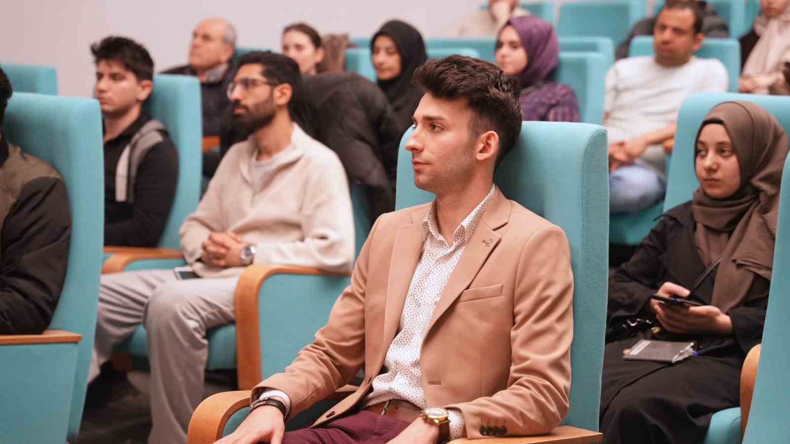 Yıldırım’da gençler tarihle buluşuyor
Yıldırım’da gençler tarihle buluşuyor