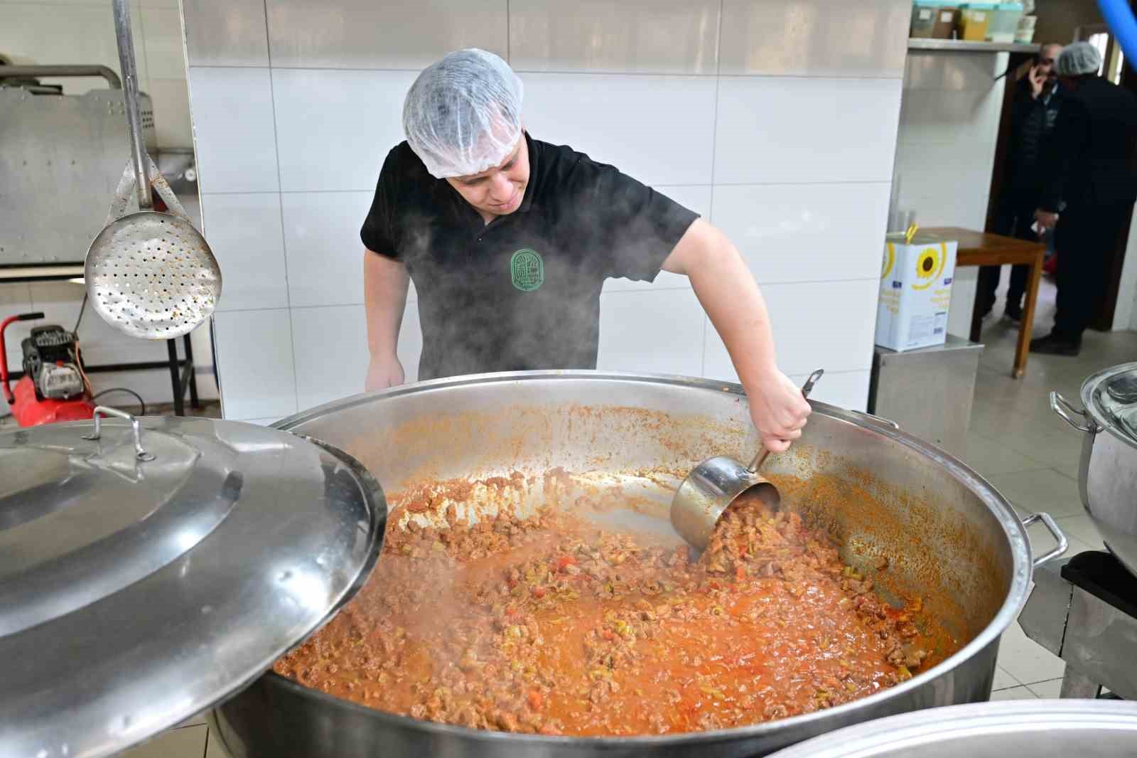 Yıldırım’da, gönüller de sofralar da bir
Yıldırım’da, gönüller de sofralar da bir