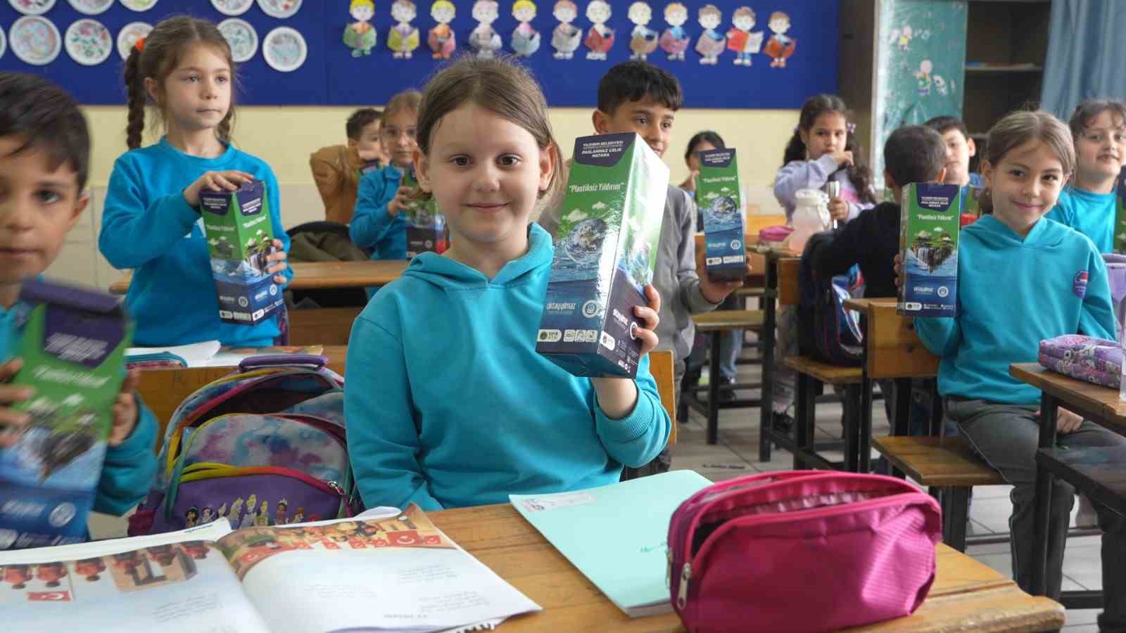 Yıldırım’da plastiğe fren: 31 okula arıtma, 32 bin öğrenciye matara
