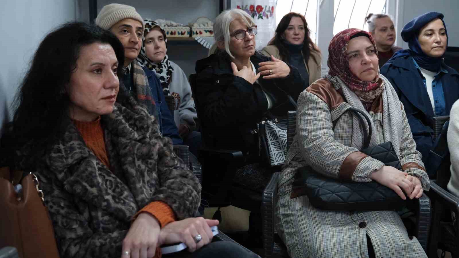 Yıldırım’dan kadınlara e-ticaret eğitimi
Yıldırım’dan kadınlara e-ticaret eğitimi