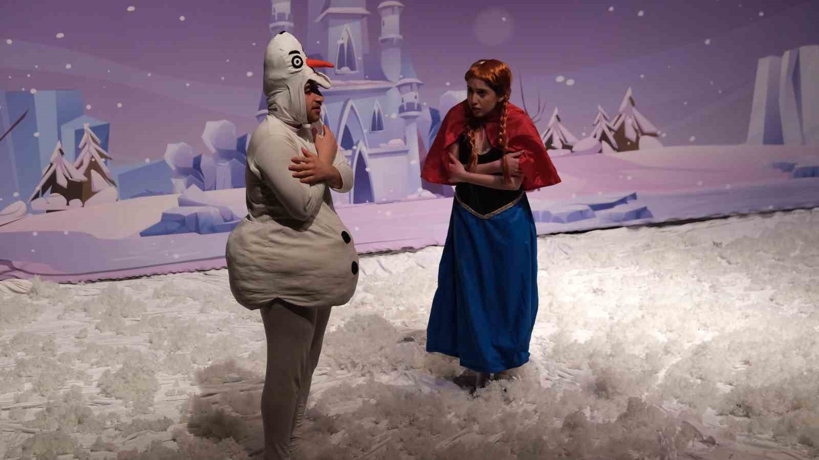 Yıldırımlı çocukların tiyatro keyfi
