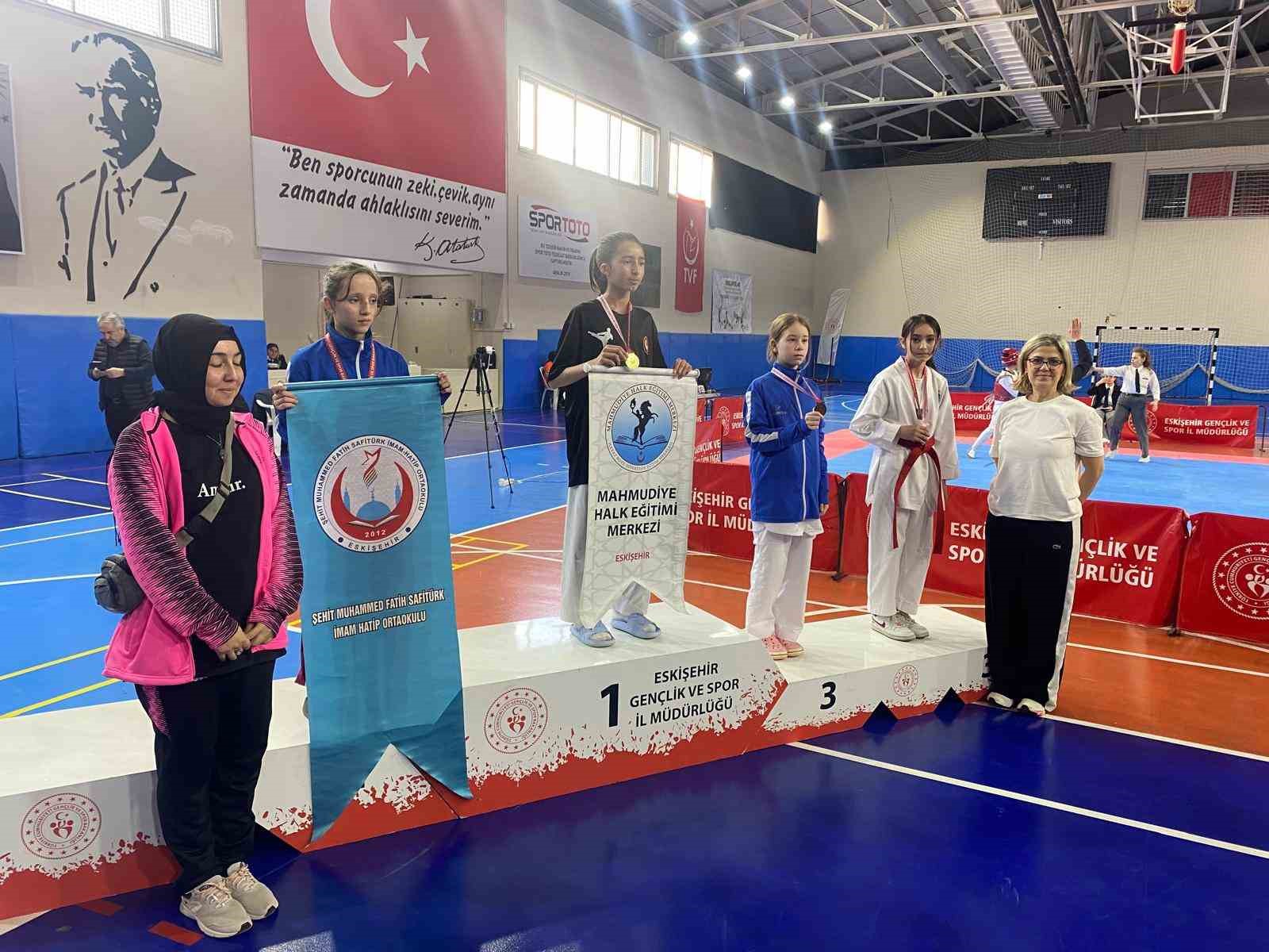 ’Yıldız Kız-Erkek Taekwondo İl Birinciliği’ tamamlandı
