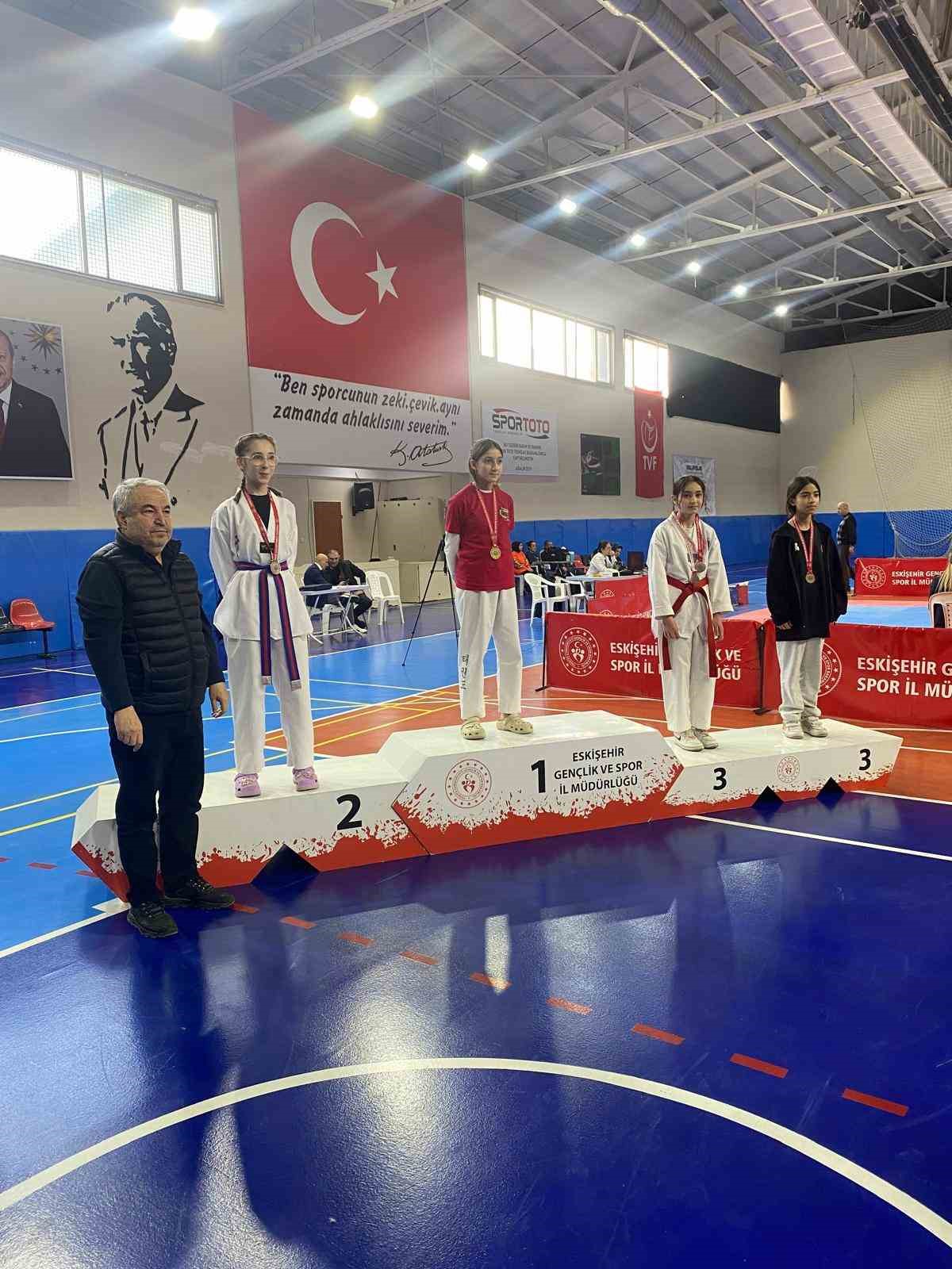 ’Yıldız Kız-Erkek Taekwondo İl Birinciliği’ tamamlandı

