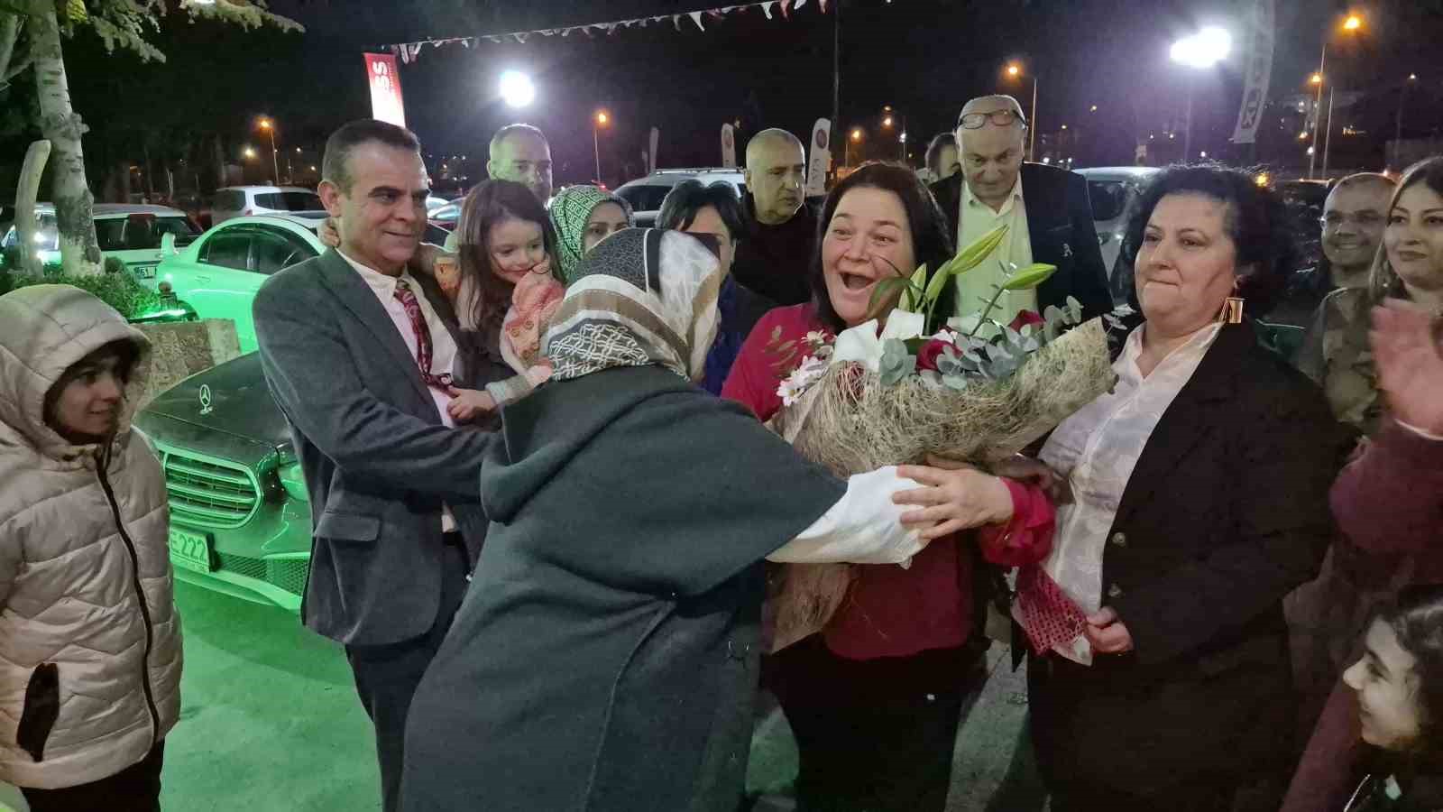 ’Yılın En Başarılı Hizmet Ödülü’nü alan hayırsevere gönüllülerden büyük sürpriz
