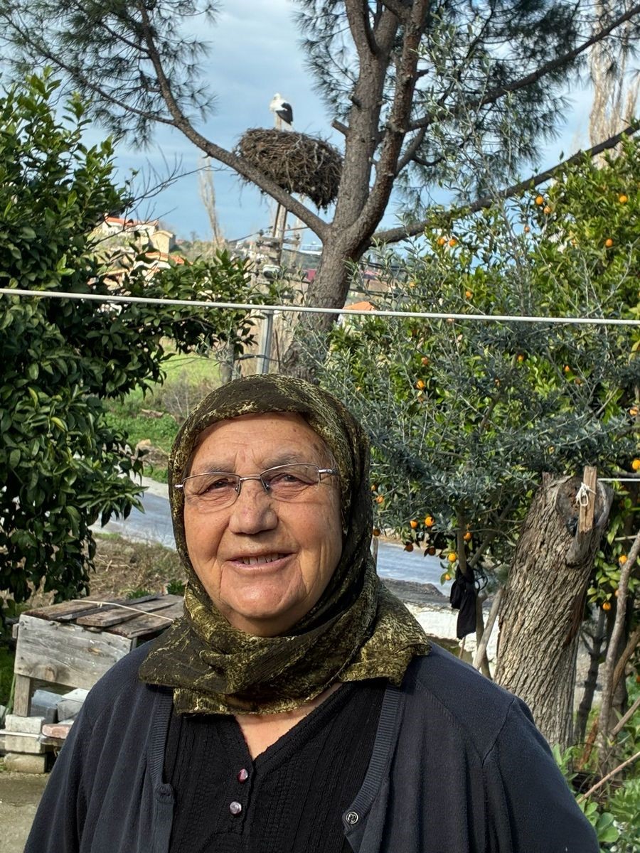 Yılın ilk leylekleri gelmeye başladı, ilk gören 1 çuval unu kaptı
