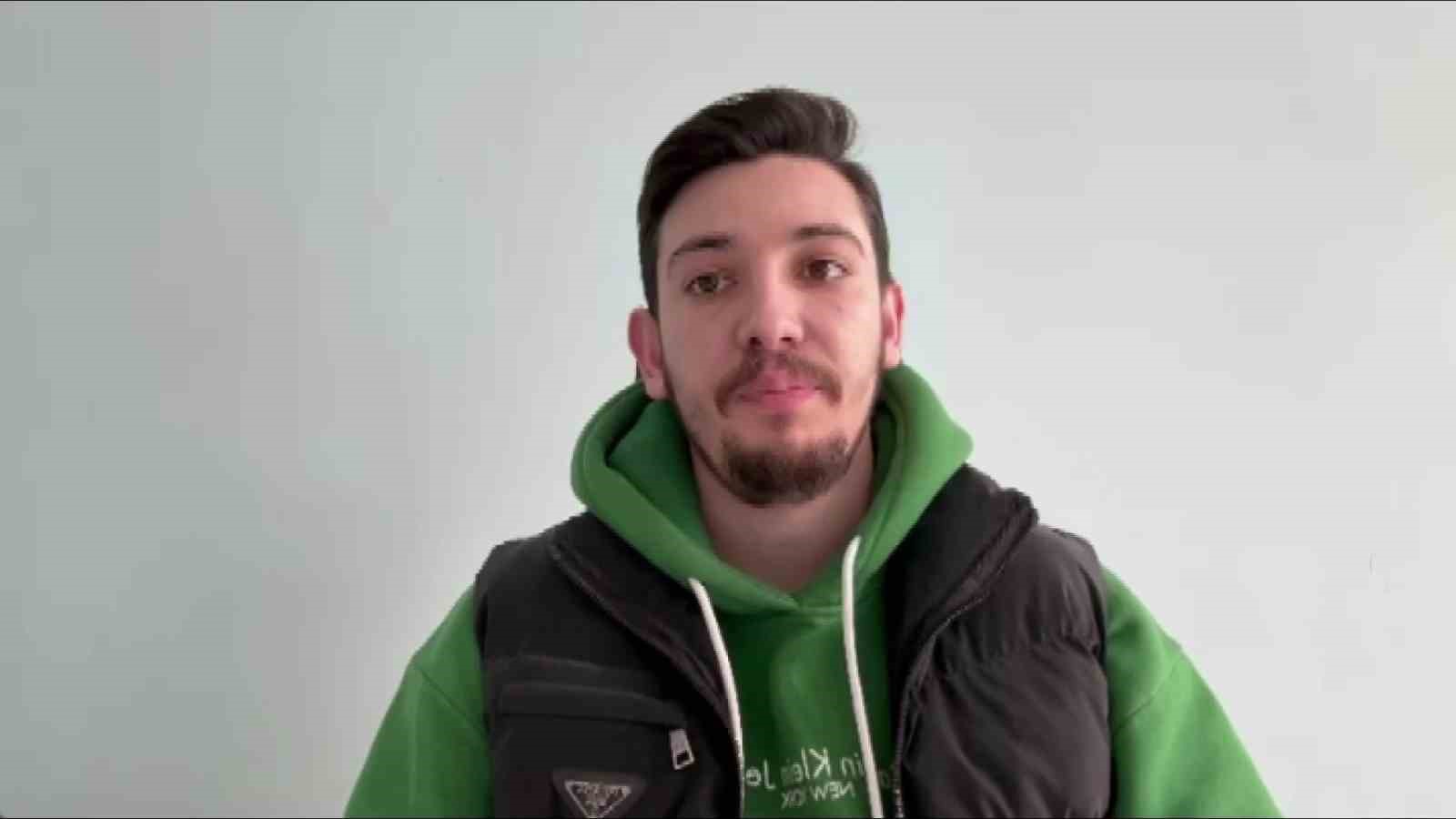 Yılkı atları karla kaplı doğada dans etti, o anlar cep telefonu kamerasına yansıdı
