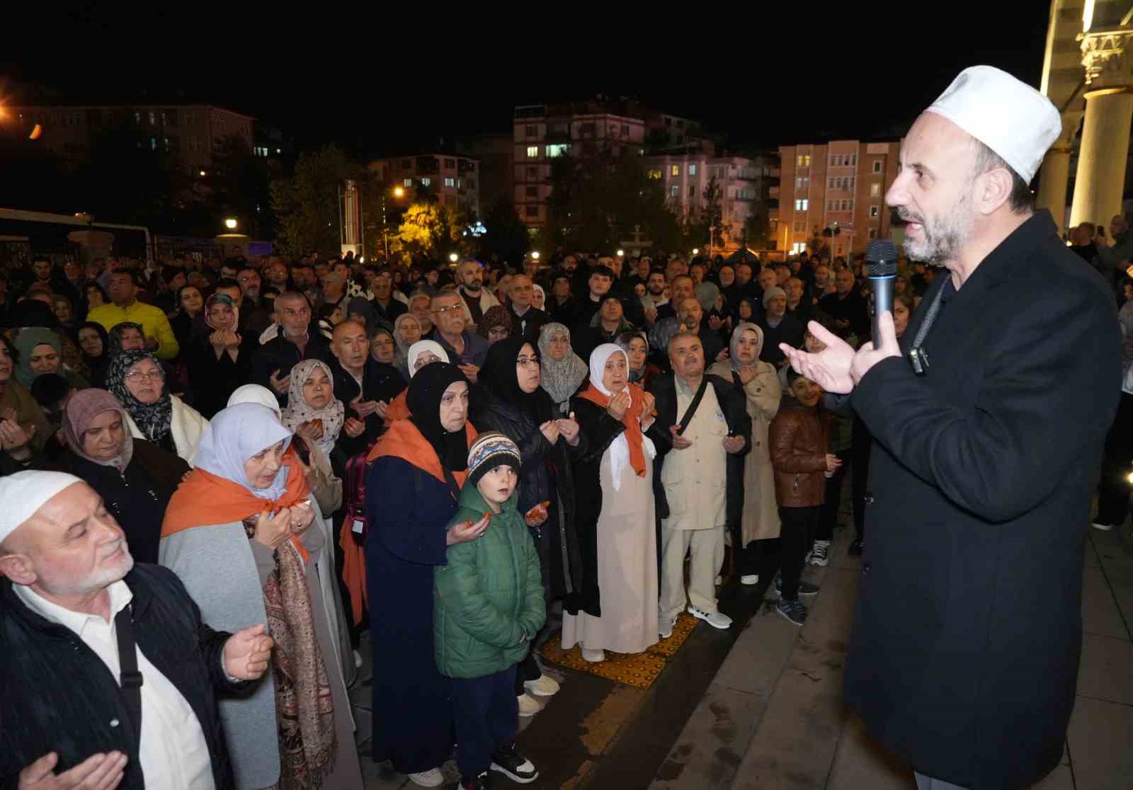 Yılların hasreti sona erdi, hacı adayları kutsal topraklara uğurlandı
