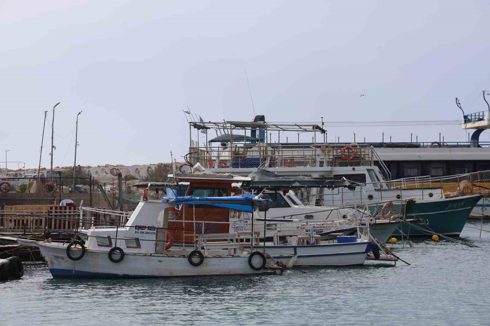 Yılların kaptanından amatör balıkçılara ’fırtınada denize açılmayın’ çağrısı
