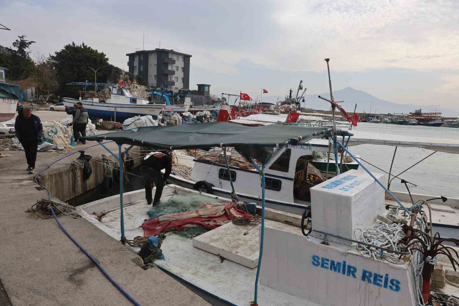 Yılların kaptanından amatör balıkçılara ’fırtınada denize açılmayın’ çağrısı
